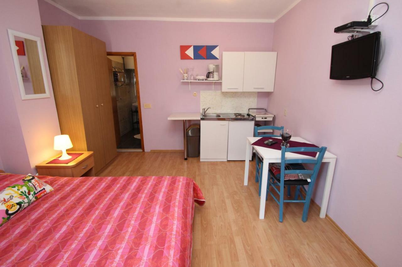 Apartment Sandi Vrsar Eksteriør bilde