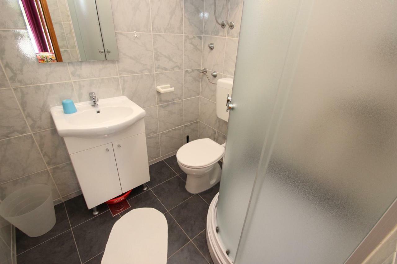 Apartment Sandi Vrsar Eksteriør bilde